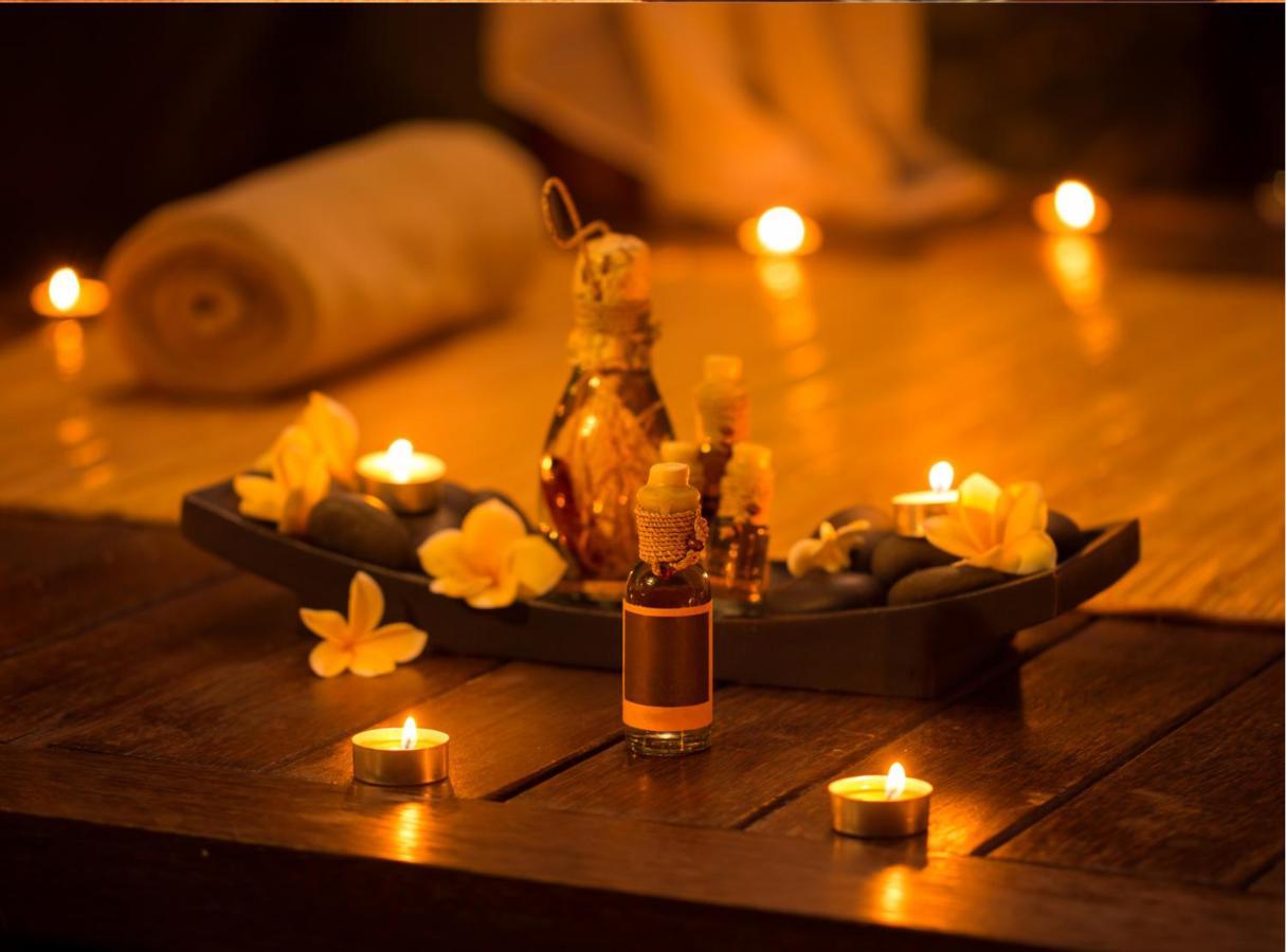 فندق يوروستارز أراغواني سانتياغو دي كومبوستيلا المظهر الخارجي الصورة A spa treatment