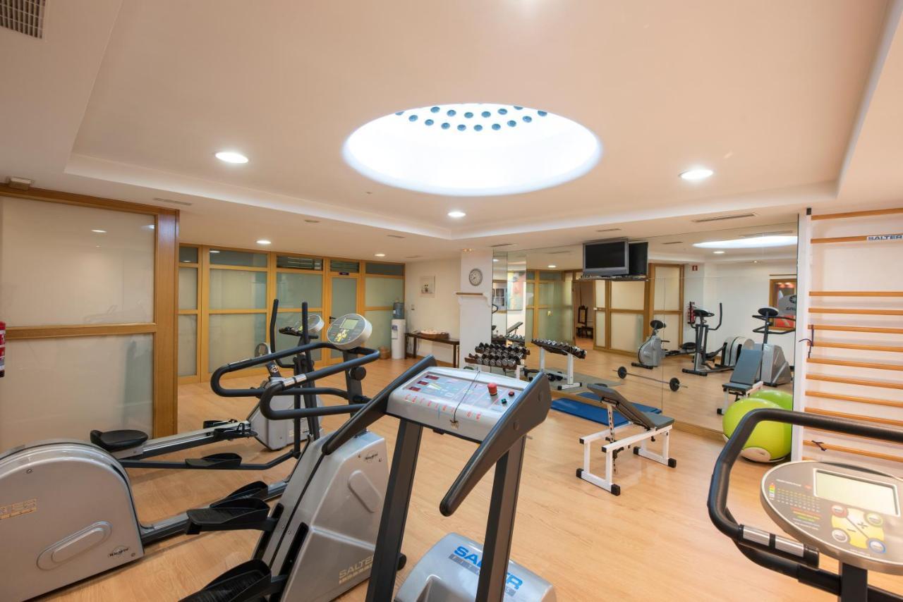 فندق يوروستارز أراغواني سانتياغو دي كومبوستيلا المظهر الخارجي الصورة A private gym