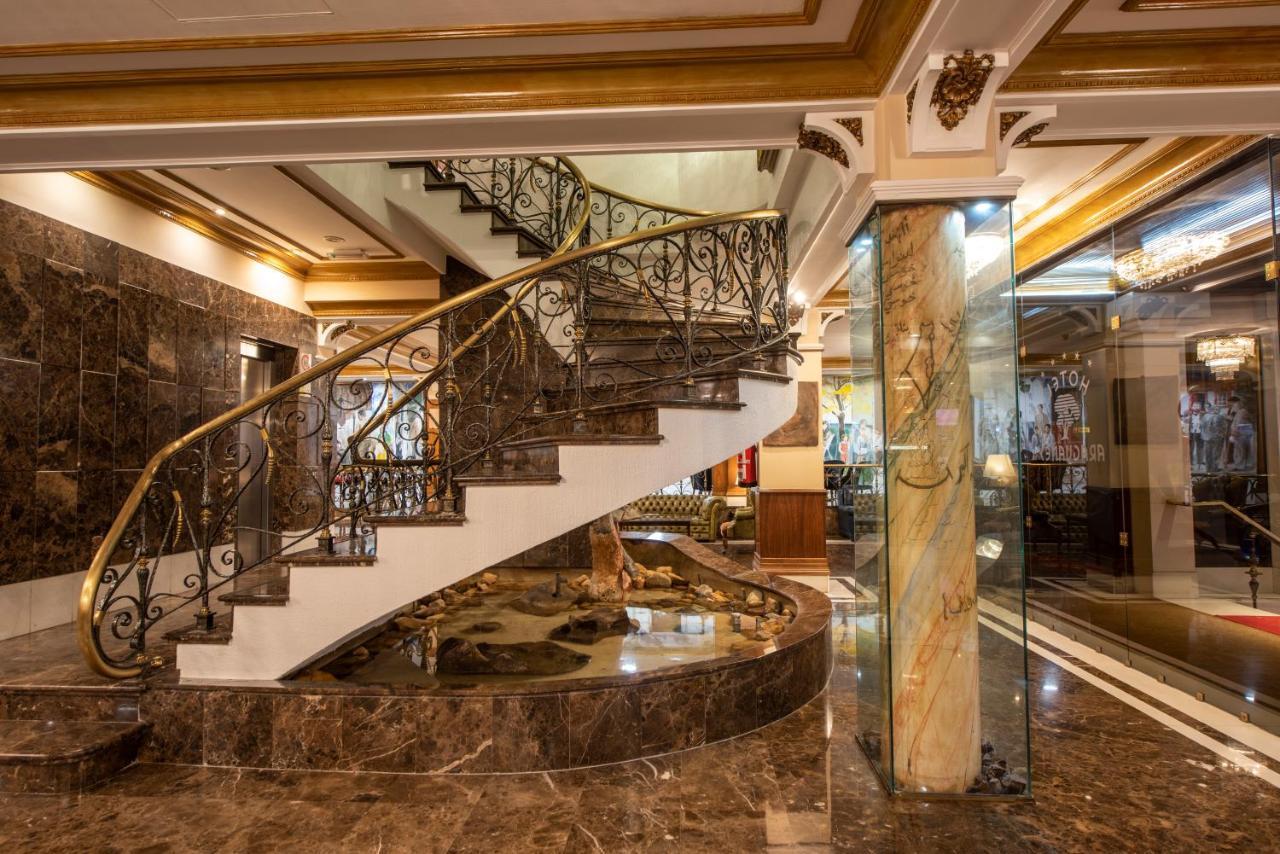 فندق يوروستارز أراغواني سانتياغو دي كومبوستيلا المظهر الخارجي الصورة The staircase of the hotel