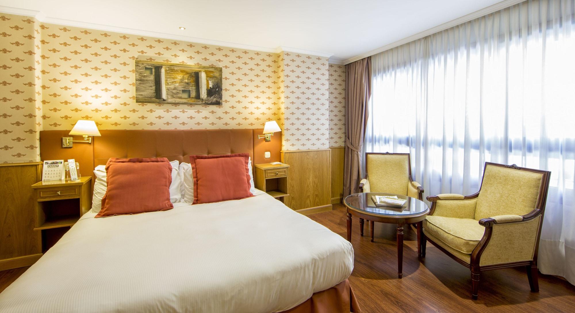 فندق يوروستارز أراغواني سانتياغو دي كومبوستيلا المظهر الخارجي الصورة A room at the hotel